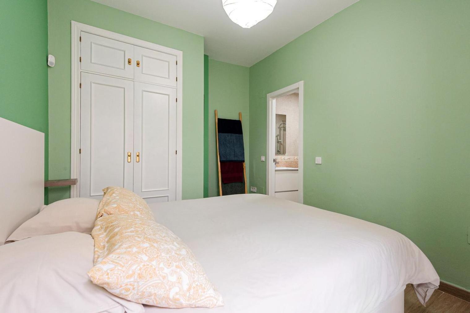 Apartment 1 Bedroom Flat In Center Malaga